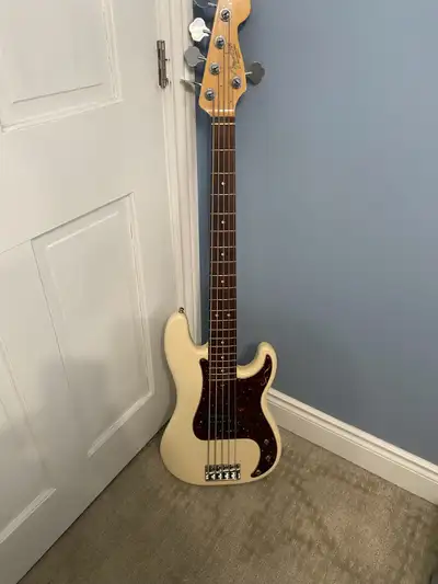 American P Bass 5, View more