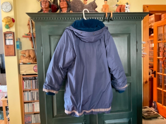 Manteau Kanuk bleu gris dans Femmes - Hauts et vêtements d'extérieur  à Ouest de l’Île - Image 4