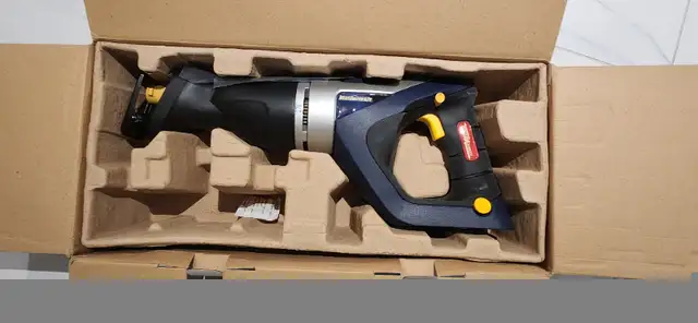 Mastercraft Reciprocating Saw 18V in Power Tools in Markham / York Region - Image 3