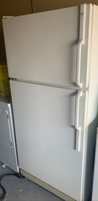 GE refrigerator work condition delivery available 