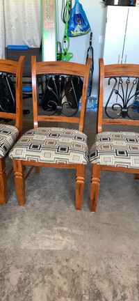 4 Kitchen/Dining Chairs