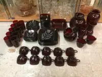 set de vaisselle ancien royal ruby glass"tulip" 10 couv.