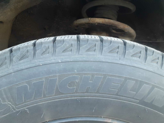 215 70 r16 Michelin Latitude Tires And Rims $420 in Tires & Rims in Cambridge - Image 4