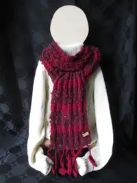 Foulards tricotés à la main