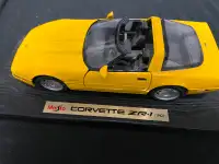 Maisto Corvette Zr1 1992 Yellow Die cast model