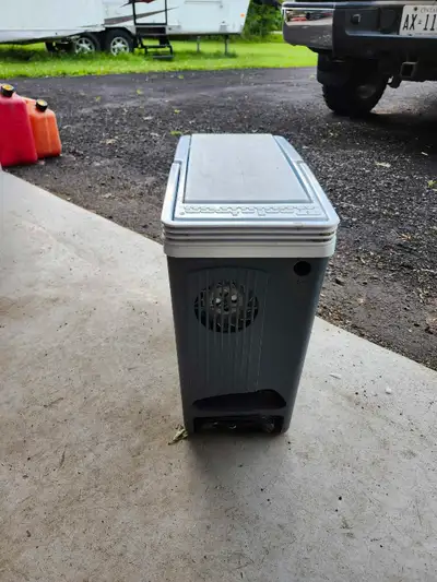 12 volt cooler warmer. Great for the car on road trips. Almost new only used a few times.