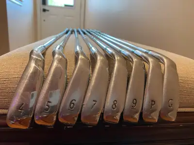 Wilson Staff D100 iron set, cart bag and putter. , View more