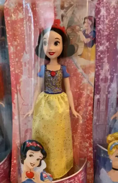 Collection de 12 Princesses Disney neuves, View more