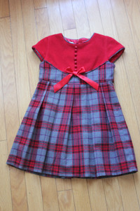 Robe pour une fille pour 4 ans/ Dress for girl for 4 years old.