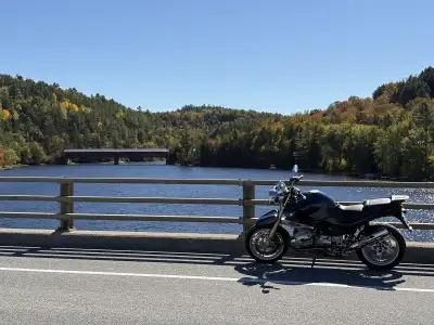 2006 BMW R1150r - the last of the oil heads! Smooth and powerful, impeccably maintained, this bike d...