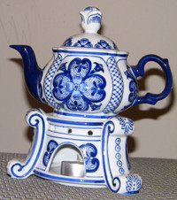 Vntg Bombay Blue & White Floral Porcelain Teapot w Warmer for 1