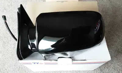 Rear view mirror ( BRAND NEW ) Fits 1988 to 2002 GM ,CHEV, trucks and vans Left side.