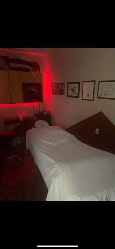 Je fais partie de l association des massotherapeute du Québec massage sportif Reçue assurence 90 $ 1...