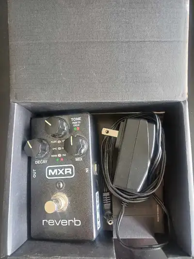 It's in great condition, barely used. I'm selling it because I'm looking for other effects."