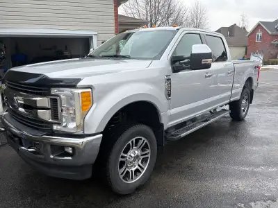 1 seul propriétaire, 187km En excellente condition Produit très rare Moteur à essence 6.2L Traitemen...