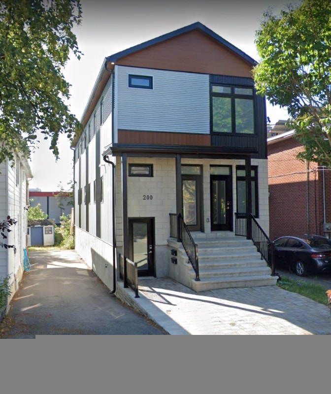 LARGE Bed, 3min walk to CarletonU, FREE Wifi, Laundry, Avail Now Room