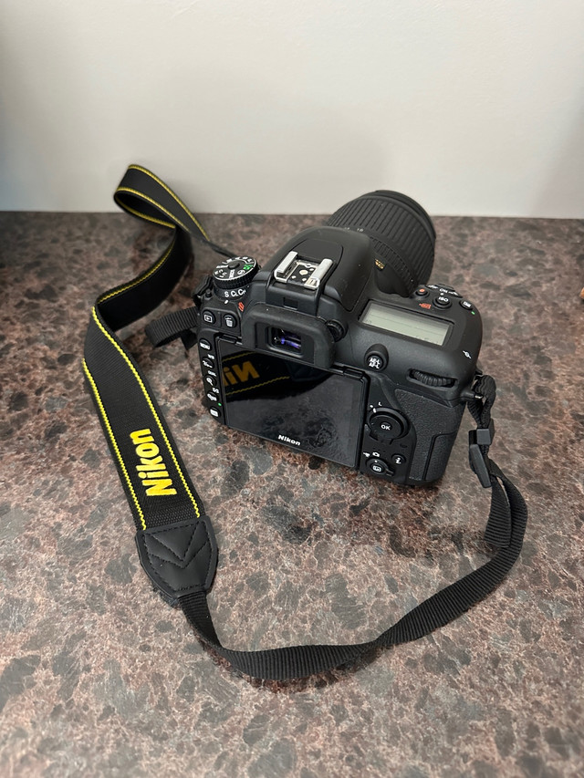 Nikon D7500 DSLR Camera with Nikon 18-140mm lens in Cameras & Camcorders in Red Deer - Image 3