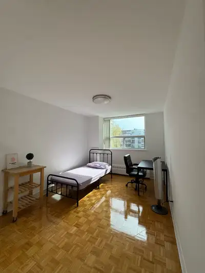 Location: York Mills & Yonge, North York ️ Available: September 1 ⸻ ROOM FEATURES & INCLUSIONS ✅ Ful...