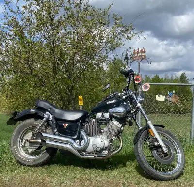 1987 Yamaha Virago 535. Awesome commuter bike, or easy highway runs. Nice and lite, easy to maneuver...