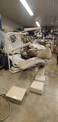 Refurbished Adec 1040 Dental Chair