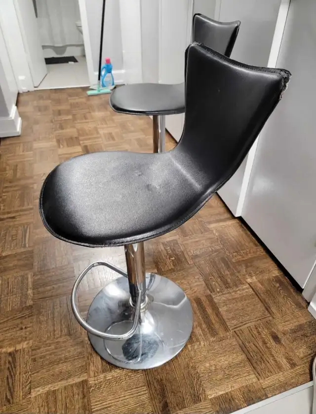 2 Black Swivel Bar Stools in Chairs & Recliners in City of Toronto - Image 3