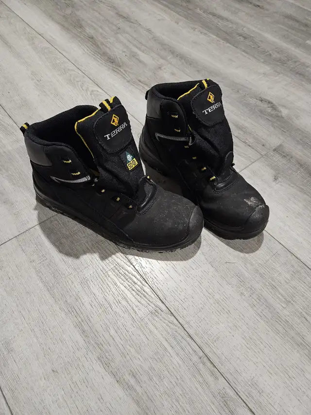 Steel toes boots - Men 9 in Men's Shoes in Oakville / Halton Region - Image 2