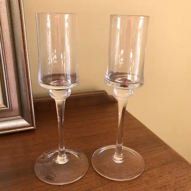 Pair of Yankee Candle Floating Candle Holders in Home Décor & Accents in Ottawa - Image 3