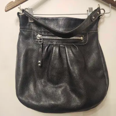 ROOTS CANADA PURSE BLACK LEATHER OLIVIA MESSENGER BAG, View more