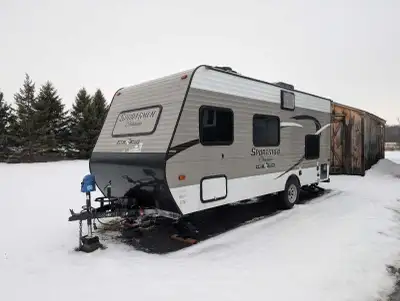 WINTER DEAL -MUST GO 2017 K-Z Sportsman Classic 180BH Winter deal you don’t want to miss! ✔️ Bunk be...