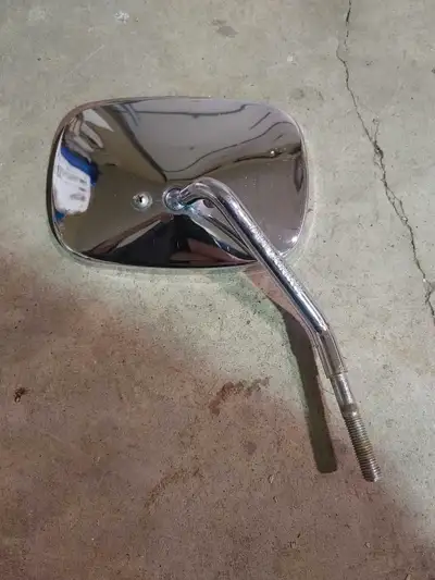 Right side Harley Mirror Needs new glass $20 4035885264