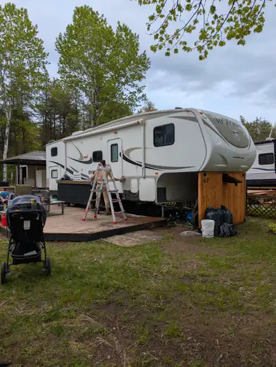 Fifth wheel crossroad 30 pieds. saisonnier au camping Otamac. tout inclus (terrain, roulotte et amén...