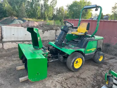 John Deere 1420 Series II Lawn Tractor 3 cylinder Gas Engine Excellent Running Condition 3600 hrs In...