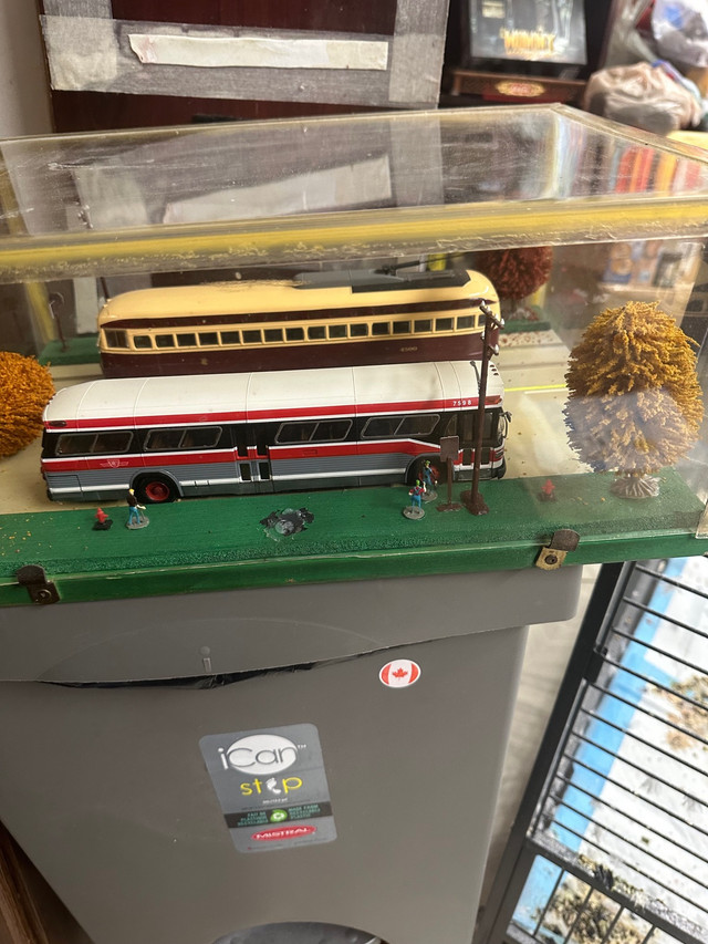 RARE T.T.C. ONE OF A KIND BUS AND STREET CAR DISPLAY! in Toys & Games in Mississauga / Peel Region - Image 2
