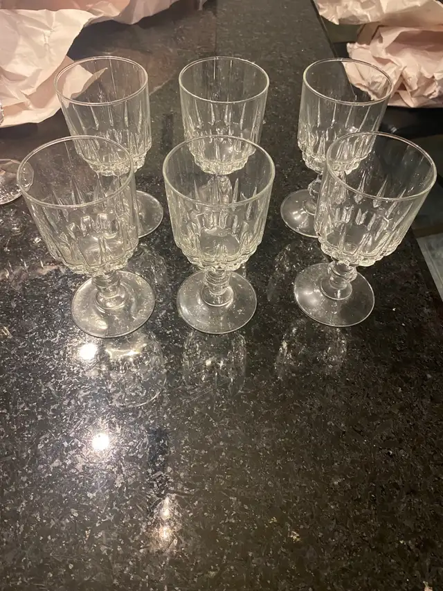 Crystal Glasses / Verres en Cristal  in Kitchen & Dining Wares in Laval / North Shore - Image 4