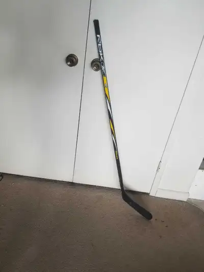 Hockey Stick Junior 51" Left-Handed Brand: Reebok, RBK Model: Crossby 87 P1 SC1 YouthFlex 40 Size: 5...