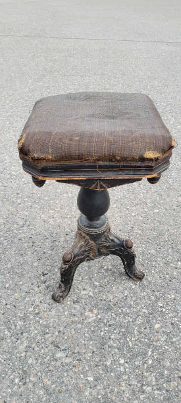 Antique Piano Stool in Other Tables in Markham / York Region - Image 4