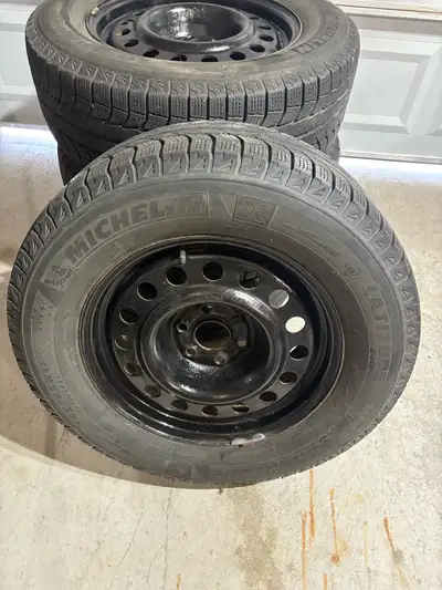 245-65-17 - on GM 6 bolt pattern rims with TPMS sensors - came off 2022 Chev Colorado bolt pattern i...