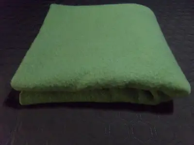 BEAUTIFUL TWIN 100% DUTCH WOOL BLANKET, GREEN / YELLOW IN COLOR, View more