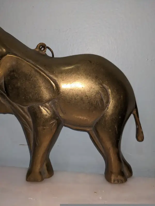 Vintage large brass elephant wall art wall hang decor display in Arts & Collectibles in City of Toronto - Image 7
