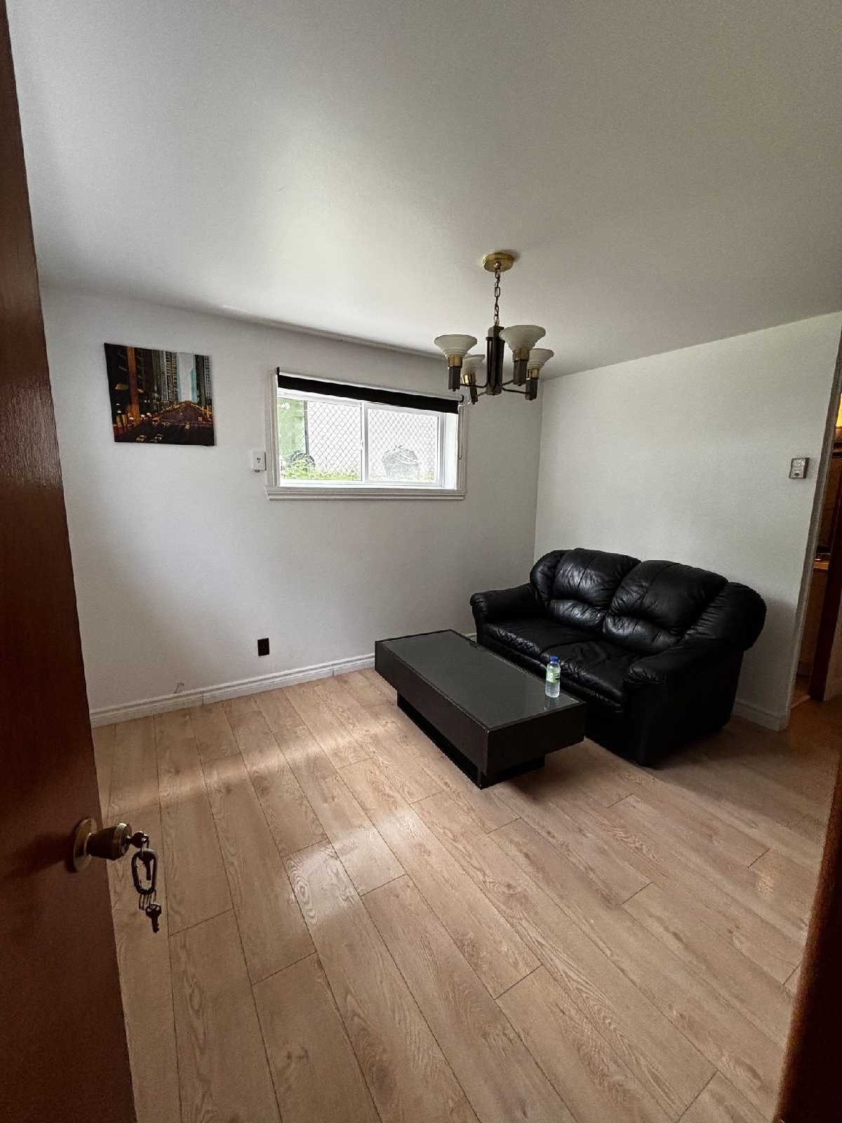 76 Av. Dupras — photo 3