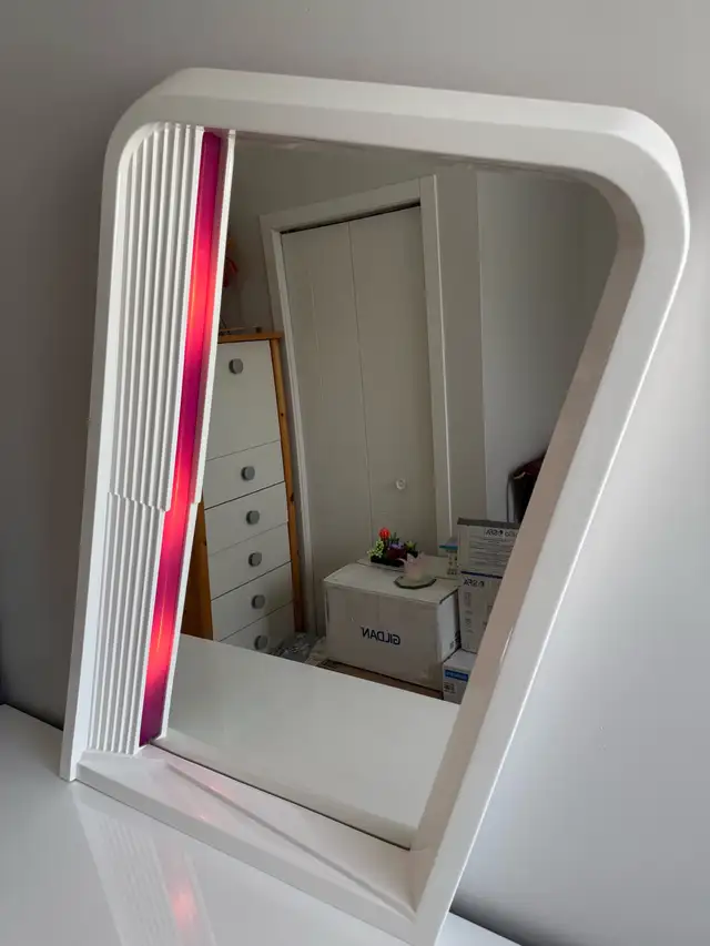 retro dresser with light up mirror in Dressers & Wardrobes in Strathcona County - Image 5