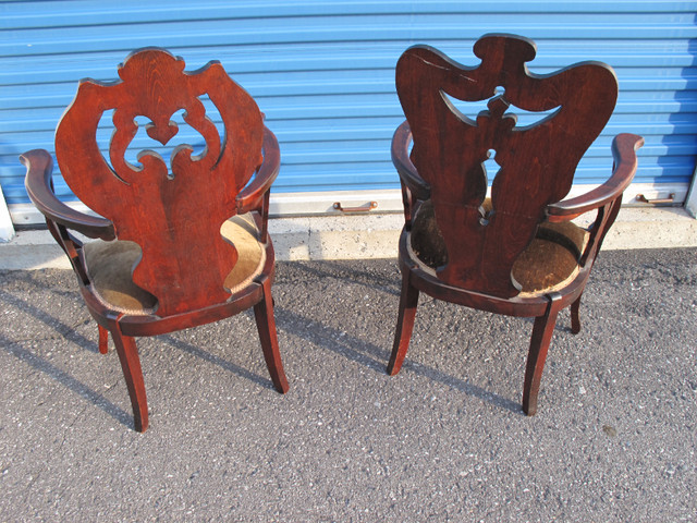 Pair antique mahogany fiddleback upholstered parlour armchairs in Chairs & Recliners in Ottawa - Image 3