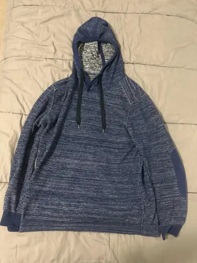 Men's size medium Hugo Boss hoodie. Blue and white heather pattern. Long sleeves, drawstring hood. E...