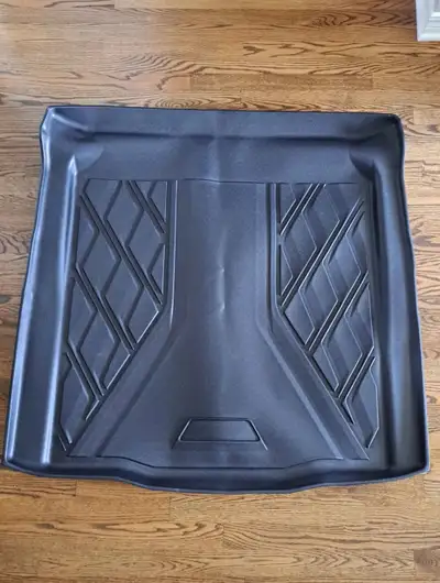 Brand New cargo mat for 2019-2024 Bmw 3 Series without Spare tire. Retails 145 plus tax on amazon --...
