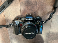 Caméra Minolta X-9 avec sac et objectif