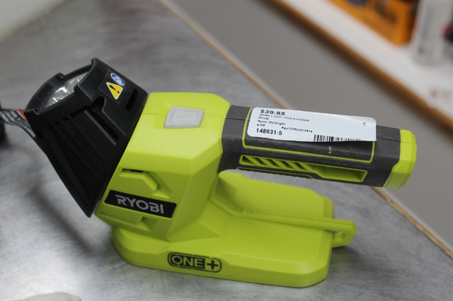 Ryobi 1/4 Sheet Sander, Light, 2 Batteries, Charger in Power Tools in Peterborough - Image 4