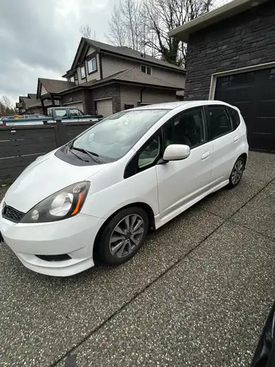 2013 Honda Fit Sport – Automatic – $10,200 CAD Well-maintained 2013 Honda Fit Sport in Port Moody. R...