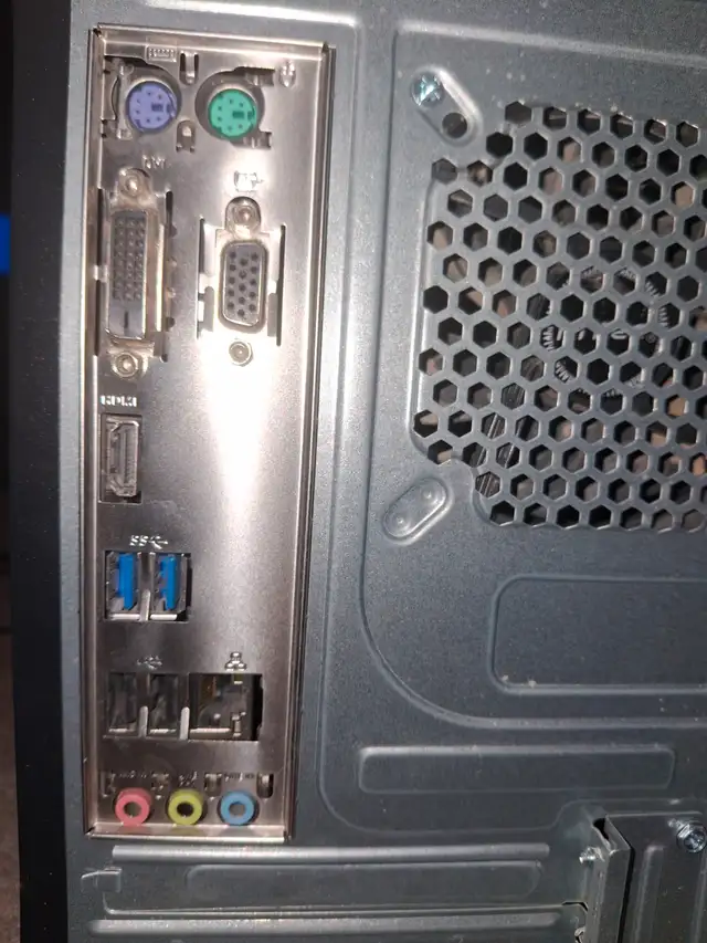 Intel i-3 8th gen System in Desktop Computers in Windsor Region - Image 4