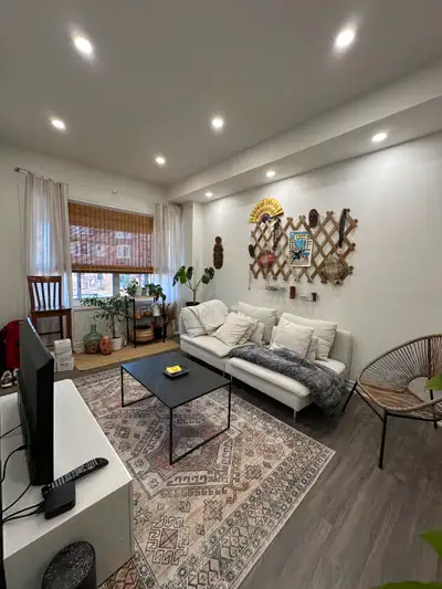 Charming 1 Bedroom Unit in Bloordale Village!