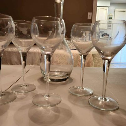 Wine Decanter & 5 Glasses in Kitchen & Dining Wares in Mississauga / Peel Region - Image 2